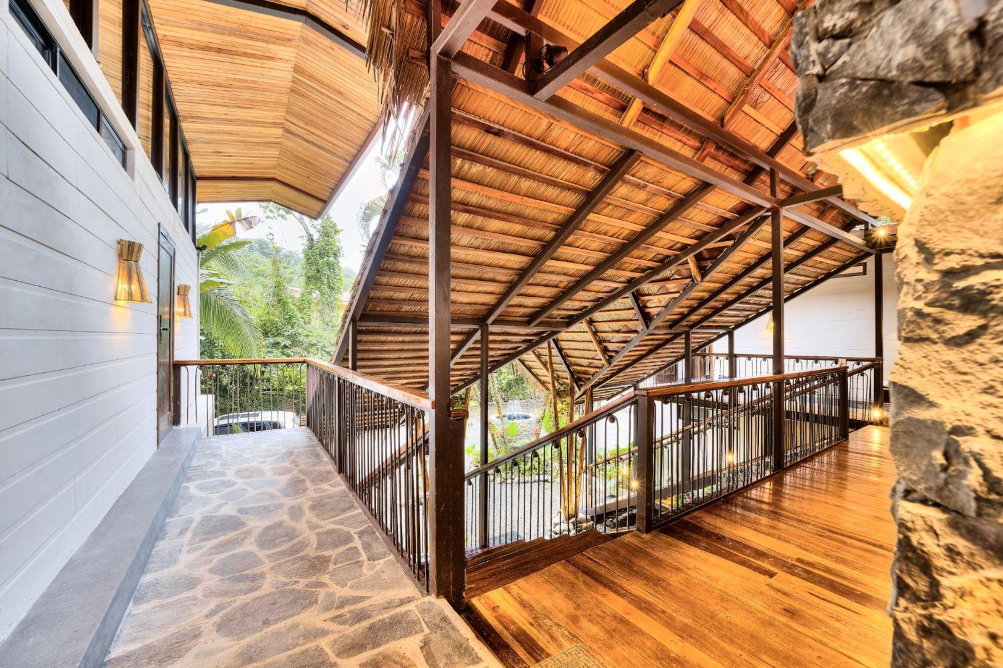Conga Boutique Hotel Puerto Viejo de Talamanca Bagian luar foto