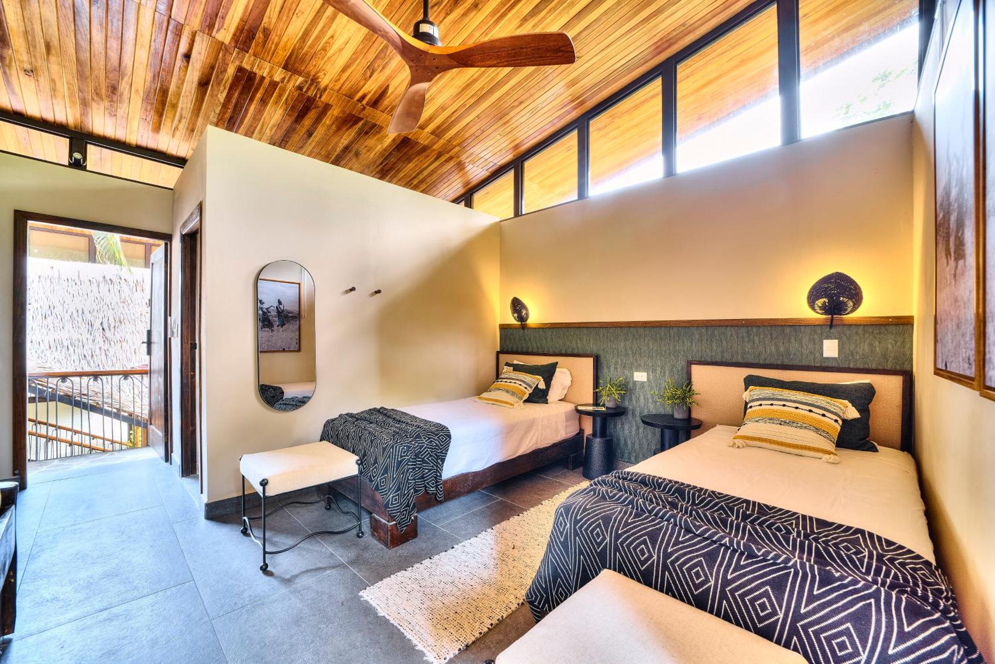 Conga Boutique Hotel Puerto Viejo de Talamanca Bagian luar foto