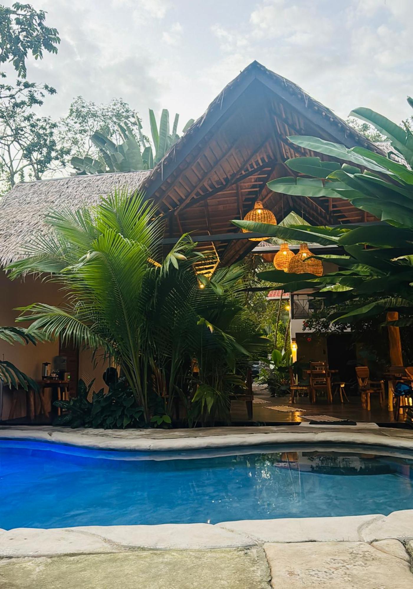Conga Boutique Hotel Puerto Viejo de Talamanca Bagian luar foto
